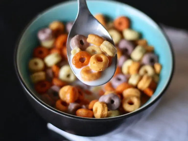 Which is healthier Cheerios or oatmeal?
