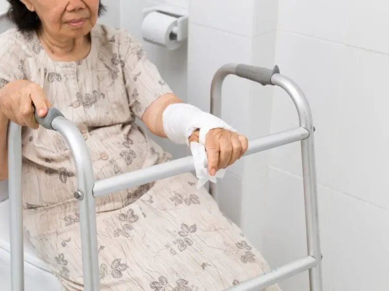 How to Wipe an Elderly Person on the Toilet