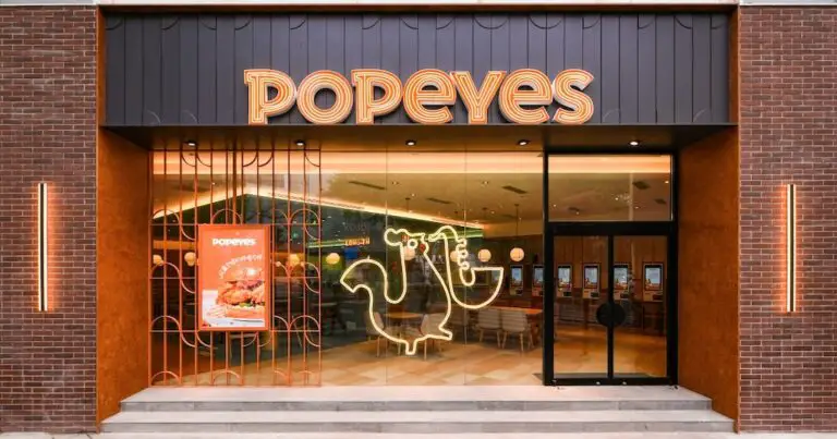 Popeye’s Senior Discount: Crispy Chicken and Savings